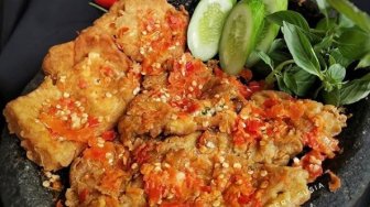 Resep Telur Dadar Geprek, Sensasi Level Kepedasannya Menggigit