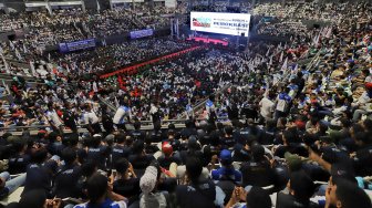 Ribuan Buruh Padati Tennis Indoor Senayan