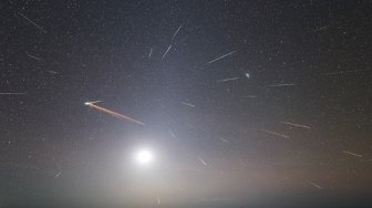 Puncak Hujan Meteor Diperkirakan Terjadi Hari Ini, Begini Cara Melihat