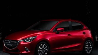 Mazda 2 Hasil Rebadged Toyota Yaris Tertangkap Lakukan Uji Jalan