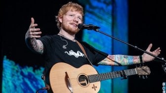 Ed Sheeran Umumkan Positif Covid-19 di Tengah Kasus Harian Inggris Naik Signifikan