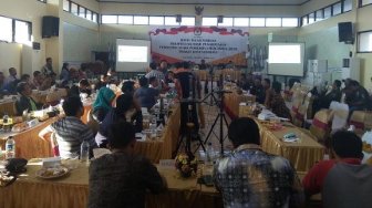Kelelahan, Rekapitulasi KPU Kota Surabaya Molor
