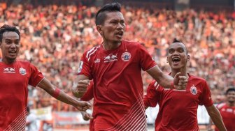 David Beckham dan Gary Neville, Kiblat Ismed Sofyan sebagai Pemain Sayap