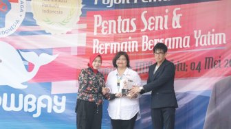 Dharma Wanita Persatuan Menpora Apresiasi Pentas Seni dengan Anak Yatim