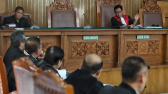 Suasana sidang perdana praperadilan mantan Ketum PPP Romahurmuziy di Pengadilan Negeri Jakarta Selatan, Jakarta, Senin (6/5). [Suara.com/Muhaimin A Untung]