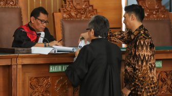 Suasana sidang perdana praperadilan mantan Ketum PPP Romahurmuziy di Pengadilan Negeri Jakarta Selatan, Jakarta, Senin (6/5). [Suara.com/Muhaimin A Untung]