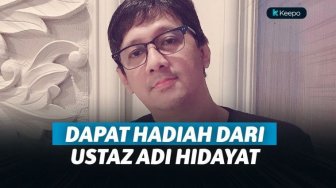 Minta Maaf dengan Tulus, Andre Taulany Dihadiahi Syal Palestina 