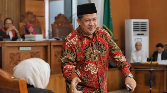 4 Cuitan Fahri Hamzah Paling Makjleb, Terbaru Soal Menteri Tepuk Tangan