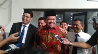 Sindir Nadiem, Fahri Hamzah: Dia Lagi Galau Lalu Menulis Puisi