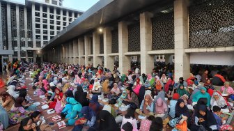 Ini Cara Pengurus Masjid Istiqlal Menyiapkan Ribuan Makanan Buka Puasa