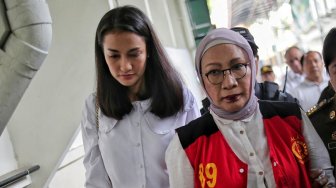 Ratna Sarumpaet Bikin Gaduh di Bali, Atiqah Hasiholan Ikut Kena Tegur: Tolong Ibunya Diawasi