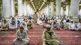 Melihat Ibadah Ramadhan di Madinah