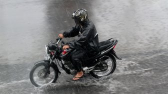Prakiraan Cuaca Jakarta Selasa 8 November: Sore dan Menjelang Malam Hujan