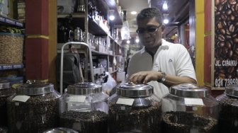 Kios Kopi di Pasar Santa yang Mendunia