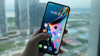 Hadir dengan Pop-up Kamera, Ini Harga realme X