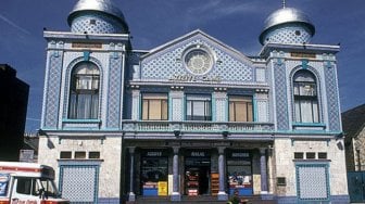 Tarawih Spesial di Masjid Hijau Cambridge London, Masjid Pertama di Inggris