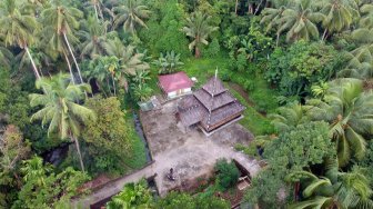 Foto udara Surau Ijuk Sicincin, di Padangpariaman, Sumatera Barat, Jumat (10/5). ANTARA FOTO/Iggoy el Fitra