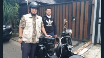 Unggah Foto Bersama Vespa Kesayangan, Dahnil Anzar Malah Dikritik! 