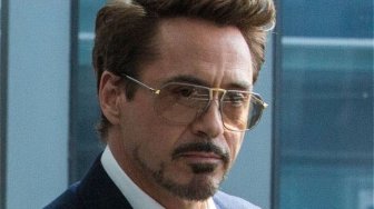 Netizen Kreatif! Editan Tony Stark Ini Bikin Penggemar Avengers Terhibur!