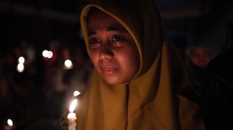 Tangis Haru Warnai Peringatan Tragedi Bom di Surabaya