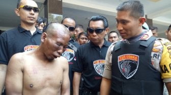 Colong HP di Bulan Puasa, Anwari Babak Belur Ditangkap Warga Batalyon 527