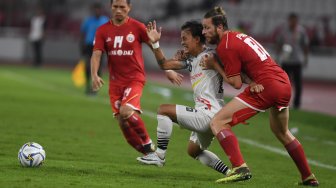 Persija Pesta Gol, Kolev Angkat Topi buat Para Pemain