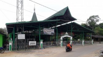 Kedamaian Muslim dan Warga Dayak di Bawah Masjid Pusaka Tabalong