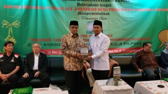 Kritik Sistem Demokrasi Indonesia Lewat Sebuah Buku