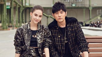 Bukan Tas Mewah, Jay Chou Beri Kado Sky Writing untuk Istrinya