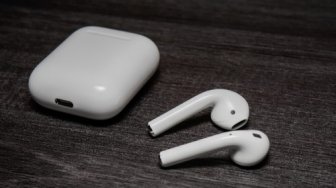 Cara Mengisi Baterai AirPods Tanpa Kabel