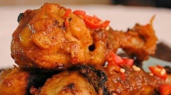 Gurih Pedasnya Ayam Cincane Khas Samarinda, Lezatnya Menggoyang Lidah