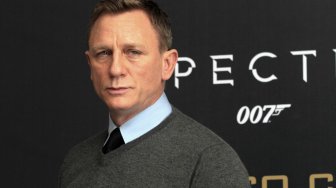 Daniel Craig Cedera, Syuting Film James Bond Dihentikan