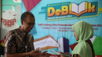 Peringati Hari Buku Nasional, Sesmenpora Donasikan 249 Buku