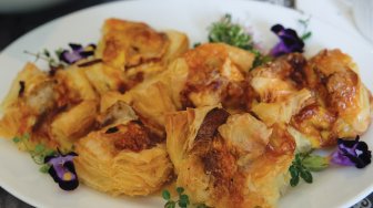 Camilan Beda, Resep Caramalized Onion Camembert Mini Quiche untuk Lebaran