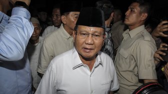 Tertawakan Pengumuman KPU Tengah Malam, Prabowo: Janggal bin Ganjil