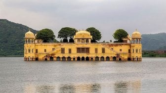 Sejuta Pesona Jal Mahal, Istana Tengah Danau di Rajhastan India