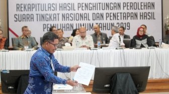 Hasil Rekapitulasi Suara Pilpres 2019 KPU vs Hitung Cepat Lembaga Survei