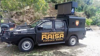 'Raisa' Ternyata Modifikasi Toyota Hilux!