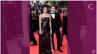 Deretan Foto Mesra Brooklyn Beckham dan Hana Cross di Red Carpet Cannes