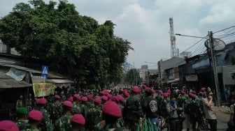 Massa Kembali Datang, Prajurit Marinir Dikerahkan ke Jalan KS Tubun