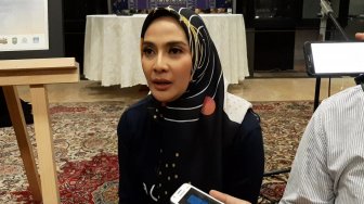 Rahasia Kompak Keluarga Maudy Koesnaedi: Nonton Film Bareng