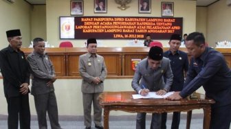 Tepati Janji, Pemkot Bandar Lampung Bagikan Beras Gratis 