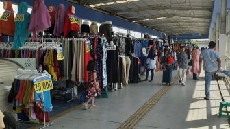 Situasi Terkini Pasar Tanah Abang, Emak-emak Sudah Bisa Borong Baju Lebaran