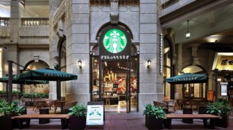 Salut, Starbucks Bahasa Isyarat Kini Dibuka di China