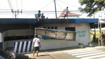 Pelempar Bom Molotov Pos Polisi Jalan AP Pettarani Makassar Lebih 2 Orang