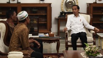 Tangis Pemilik Warung Korban Penjarahan Rusuh Jakarta Usai Bertemu Jokowi