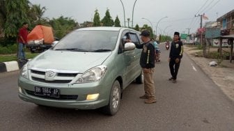 Waka DPRD Muaro Jambi dan Club Motor Son Of Srigati Bagi-bagi Takjil