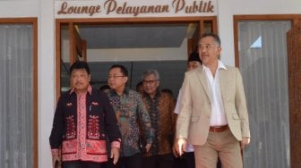 DPR Minta OJK Pantau Maraknya Penukaran Uang Jelang Lebaran