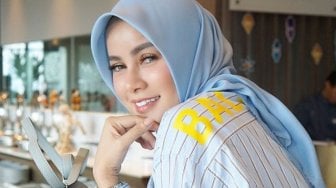 Mantap Berhijab, Olla Ramlan Tak Mau Disebut Hijrah