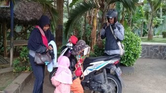 Suami Istri Pemudik Motor Naik Honda Beat, Bawa 2 Balita dan Gembolan